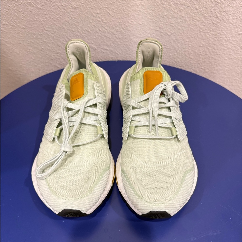 Adidas UltraBoost 22 Running Shoes Linen Green